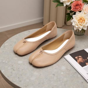 Handmade Khaki Split Toe Tabis Shoes for Women,Silver Tabi Flats,Black Tabi,Tabi Mary Jane,White Tabi Shoes,Leather Tabis,Tabi Ballerina