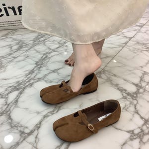 Personalized Women Brown Tabi Flat,Handicraft Leather Tabi Shoes,Summer Hollow Split-toe Sandal,Brown Tabi Mary Jane,Comfortable Casual Wear
