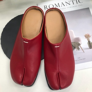 Women Red Tabi Loafers,Red Tabi Loafer,Red Tabi,Women Tabi Shoes,Everyday Shoes,Leather Tabis,Tabi Shoes,Tabi Ballerina,Split Toe Tabi Shoes