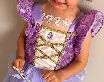 Vestido medieval de tule para princesa: perfeito para festas de aniversário, Páscoa, brincadeiras com crianças, baile de gala inspirado em Enrolados e fantasias elegantes.