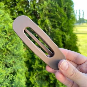 Light Brown Flat Clip