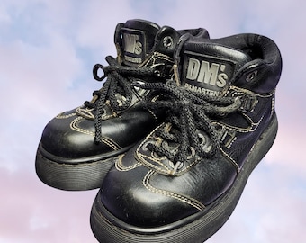 Rzadkie VTG Wyprodukowano w Anglii Czarne Sznurowane Klasyczne Grube Doc Dr Martens US 5 Damskie