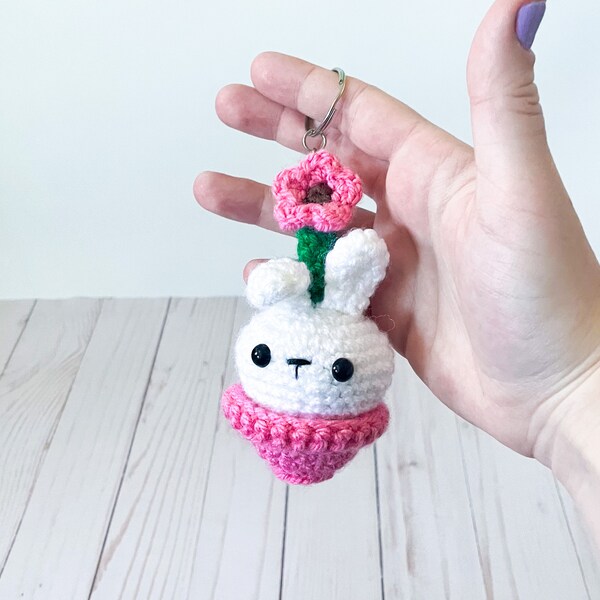 Mini pot de fleurs Bunny Keychain, Mignon Crochet Amigurumi Bunny, Faux Fleur Peluche Animal Bunny Porte-clés, Mignon Sac Accessoire, Kawaii Bunny