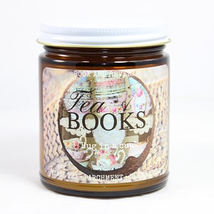 tea and books candle "hug in a cup" | black tea, parchment, clementine | book and reverie