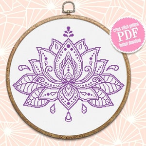 Lotusbloem kruissteekpatroon download PDF, Bloemenornament borduurwerk PDF, Monochroom mandala kruissteekdiagram, DIY Home decor #M16