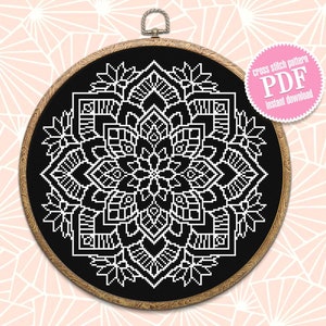 Modèle de point de croix de mandala de fleur télécharger PDF Point de croix monochrome Broderie de mandala moderne Ornement floral tableau de point de croix #M87
