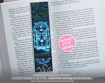 Op de afbeelding: Een blauw en groen kruissteekpatroon van een gloeiende blauwe boog met een ster erboven. Het patroon is op een witte achtergrond met de tekst "cross stitch pattern PDF instant download" in roze.