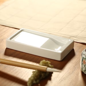 Pietra da inchiostro per calligrafia cinese, pietra per inchiostro per calligrafia in ceramica con stile cinese.