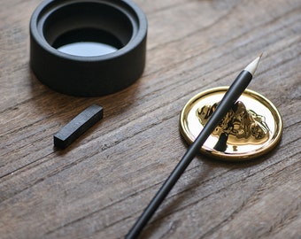Inkstone Chinese Calligraphy Inkwell with Cover Storage Inks for Calligraphy Practicing & Painting.