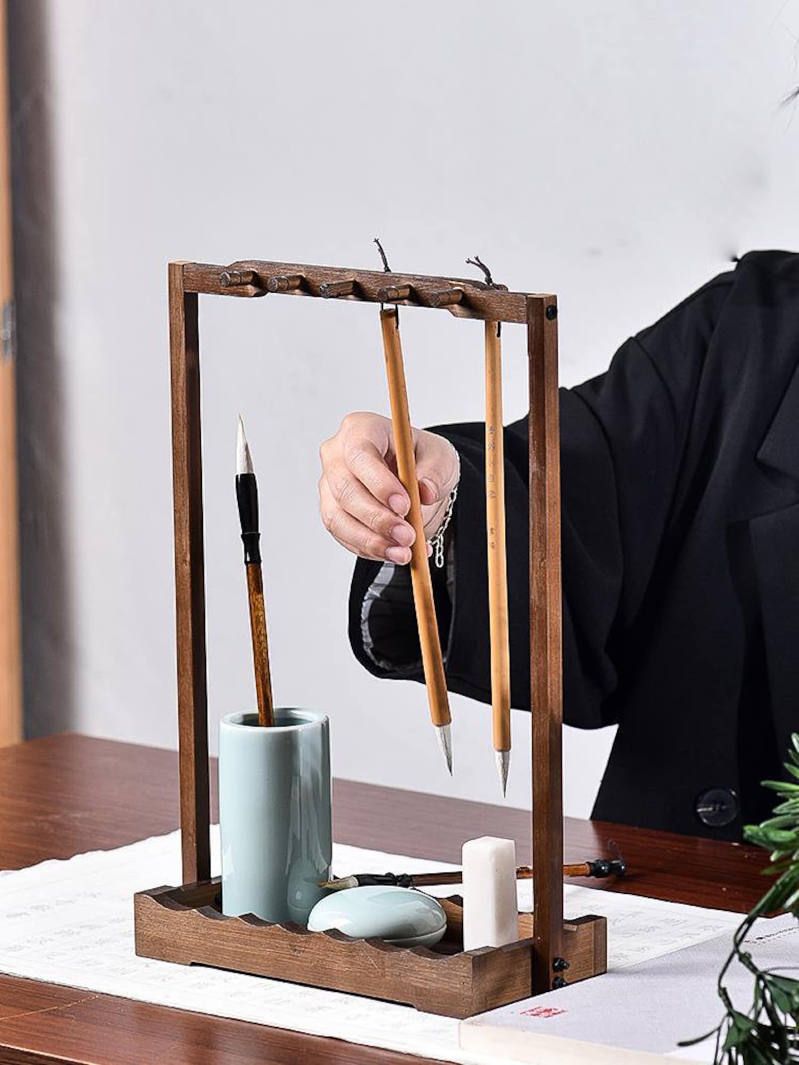 Customizable size Chinese Japanese Calligrapghy Bamboo Brush Hanger Drawing Brush Holder.