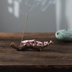 Kalligrafie Schreibbürstenhalter, chinesische Kalligraphie Stifthalter.Keramik Brush Rest/Halter mit Pflaumen Design.