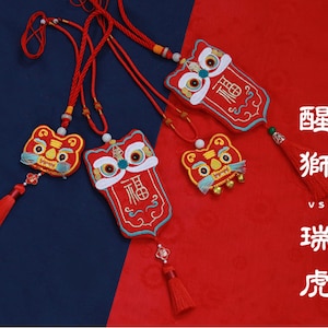 Traditionelles chinesisches Geschenk – Halskette mit roter Tigerschnur und Löwenanhänger