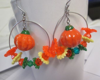 Halloween Pumpkin Dangle Earrings, earrings, drop earrings, dangle earrings, beaded earrings, gift for her, pumpkin earrings