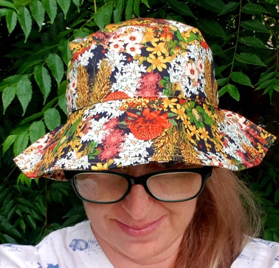 Wildflowers Reversible Womens Bucket Hats Ponytail Opening Adjustable  Organic Cotton Foldable Great for Summer Handmade in Au. -  Canada