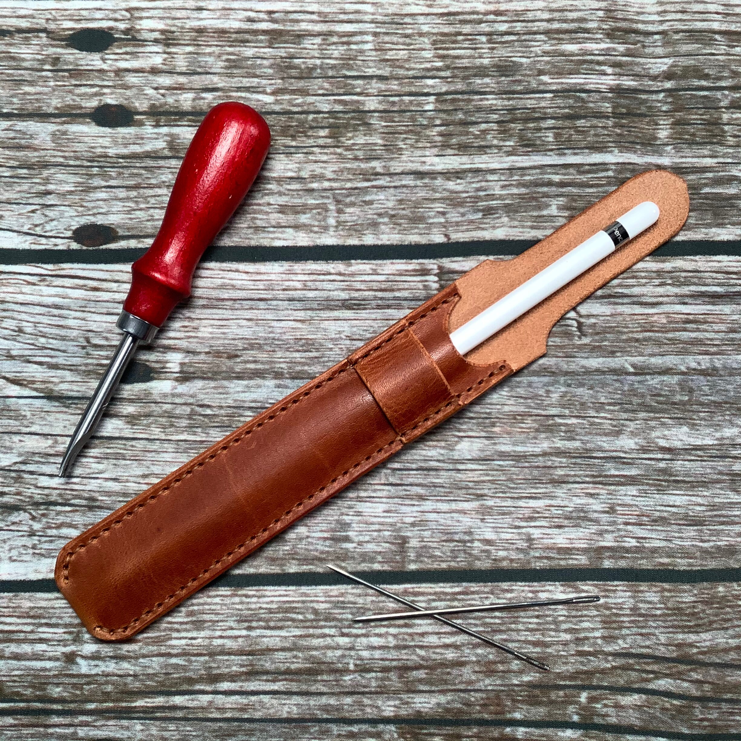 PDF Pattern to Create a Leather Apple Pencil Case / Pen Case Leather
