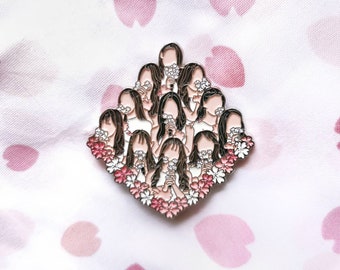 ioi, wenn Kirschblüten verblassen Emaille Pin