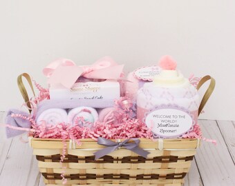 gift for newborn baby and mother