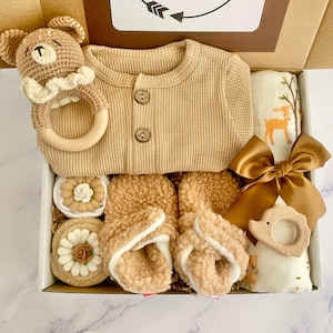 Thème ours des bois ~ Adorable panier-cadeau pour nouveau-né ~ Révélation non sexiste parfaite pour les baby showers