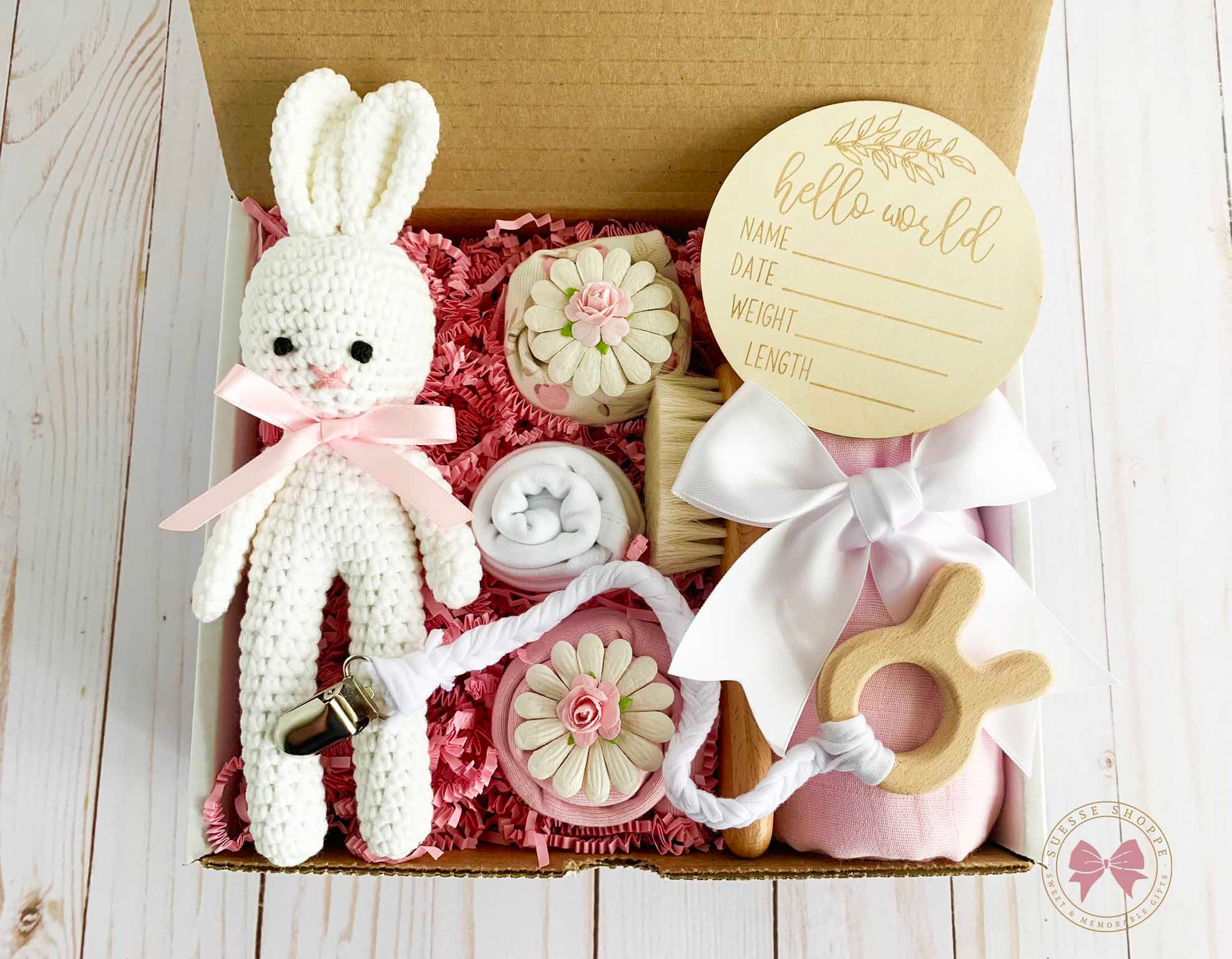 Baby Shower Gifts, Newborn Baby Gifts for Girls, Gender Reveal Basket  Includes Baby Blanket Rabbit Rattle Toy, Funny Socks Bibs & Greeting Card