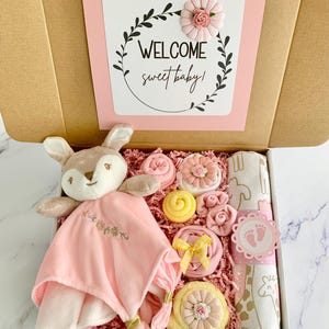 Baby Girl Gift Box, New Baby Gift Basket, Mom and Baby Pregnancy Gift Box, Baby Shower Gift Girl, New Baby Girl Gift,Welcome Baby SwaddleSet