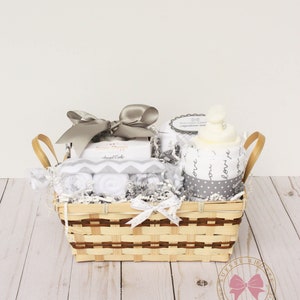 neutral baby shower gifts