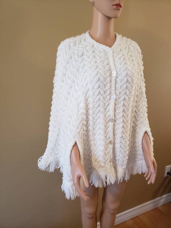 Knitted 70's Knitted Poncho/Cape in white