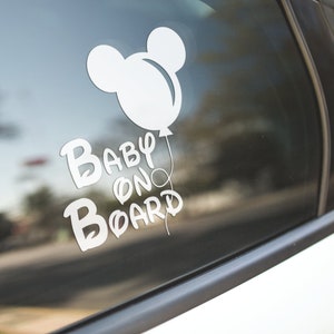 Naklejka Disney Baby on Board, naklejka Disney Baby, naklejka Disney, dziecko na pokładzie, naklejka na zderzak Disney, prezent Disney, prezent na baby shower