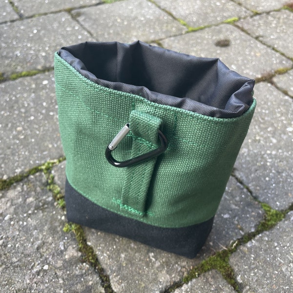 Sac à friandises pour chien, fermeture par aimant, doublure imperméable, pochette de dressage de chien.