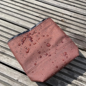 Water Resistant, Dog Treat Bag, Magnet Closing, Waterproof Lining, Dog Training Pouch.