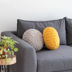 Decorative cushion in large knits - knitted pillow - wool cushion - chunky knitted cushion - cushion for sofa sofa