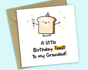 Può includere: Biglietto di compleanno con un personaggio di toast dei cartoni animati con un cappello da festa e un calice di champagne. Il biglietto dice "A little Birthday Toast to my Grandad!" su sfondo bianco, con una busta marrone.