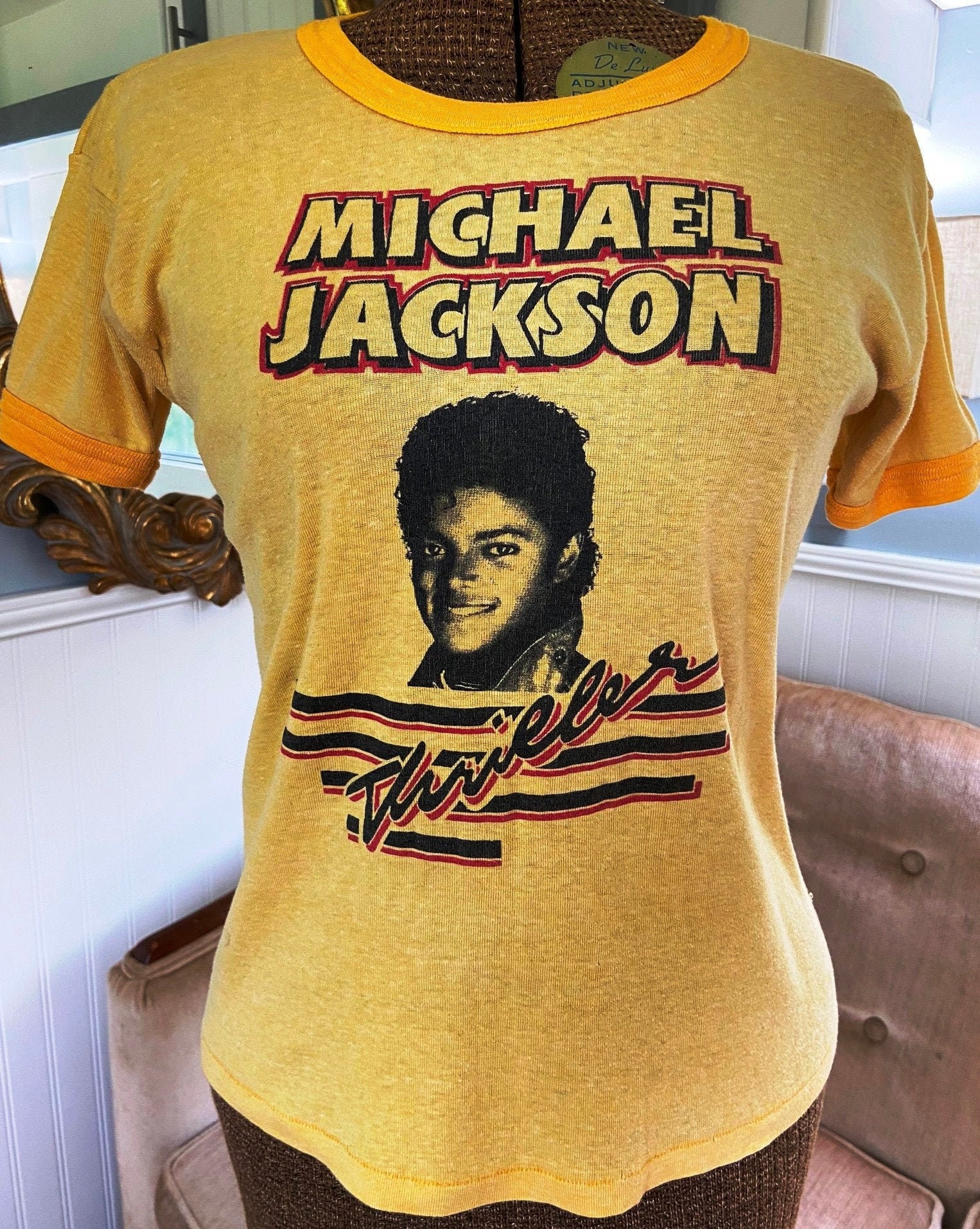 michael jackson yellow shirt