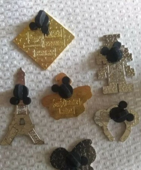 Disney Pin Lot 25 pins 25 Different Trading Pins Hidden Mickey No Duplicates