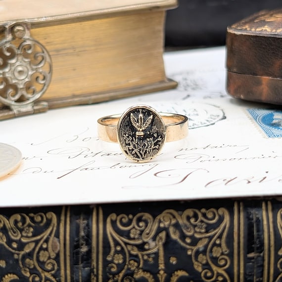 Pyrrha 14K Honeybee Talisman Ring