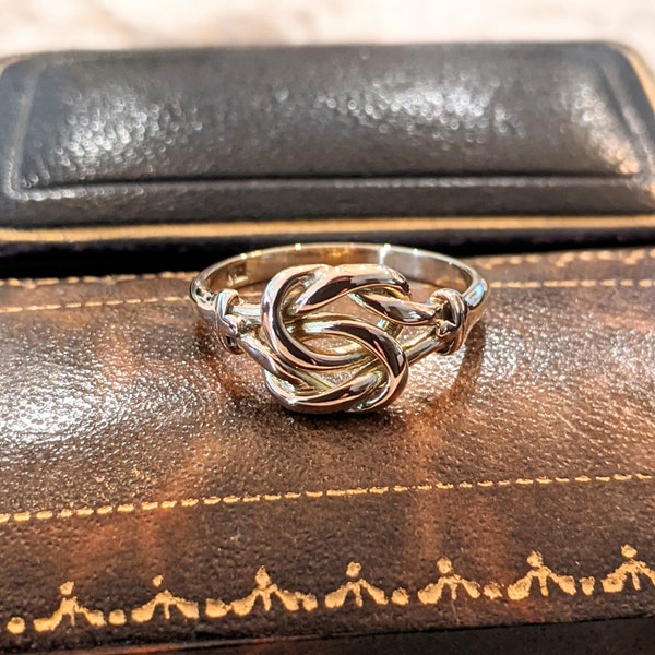 Victorian 9ct Lovers Knot Ring