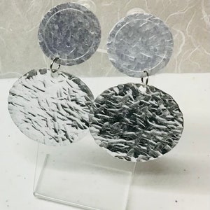 Clip-on Hammered Texture Aluminum Circle Earrings image 4