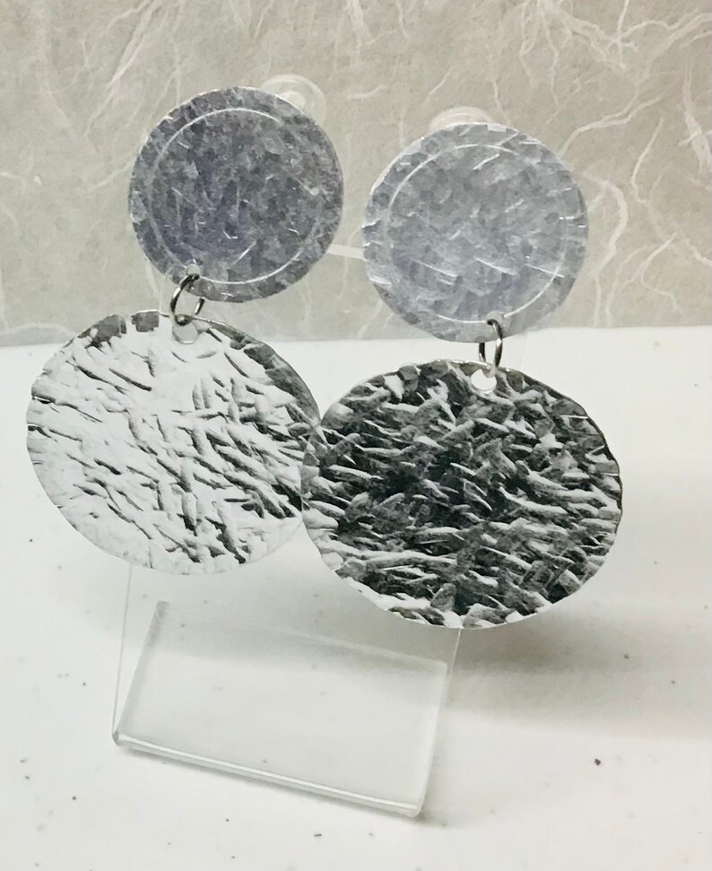 Clip-on Hammered Texture Aluminum Circle Earrings image 4
