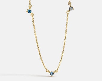 Zierliche Kette Halskette mit drei blauen Steinen, Aquamarin, Blauer Zirkon, Saphir CZ Stein Halskette, Blaue CZ Steine Halskette, Geschenk für sie