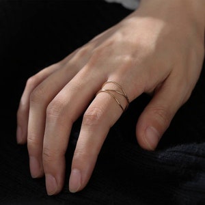 Dünner Multiband-Goldring, zierlicher gewickelter Ring, Spiralring, zierlicher Goldring, Geschenk für sie, 5A Bild 7