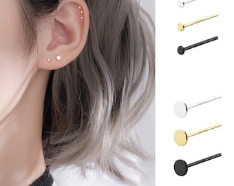 Tiny Flat Round Studs oorbellen, Lichte sterling zilveren studs, slapen in kleine Stud Earring, Flat Round Black Stud