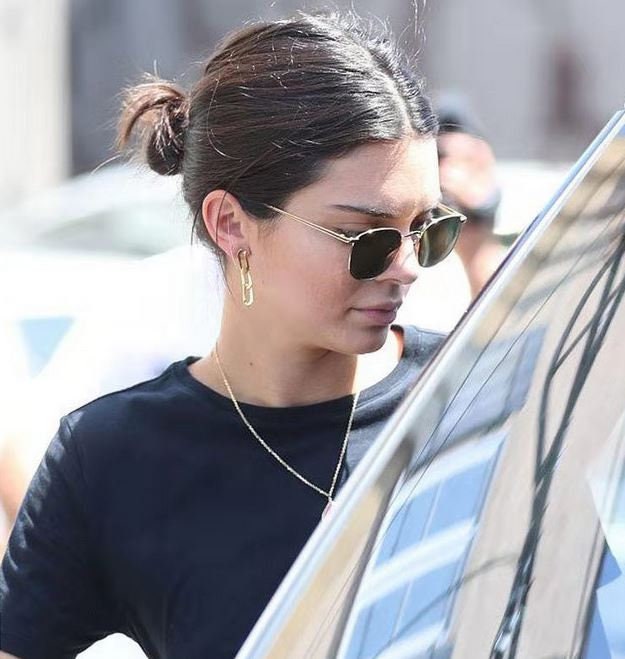 Kendall Jenner just wore the same £79 pair of gold hoop earrings