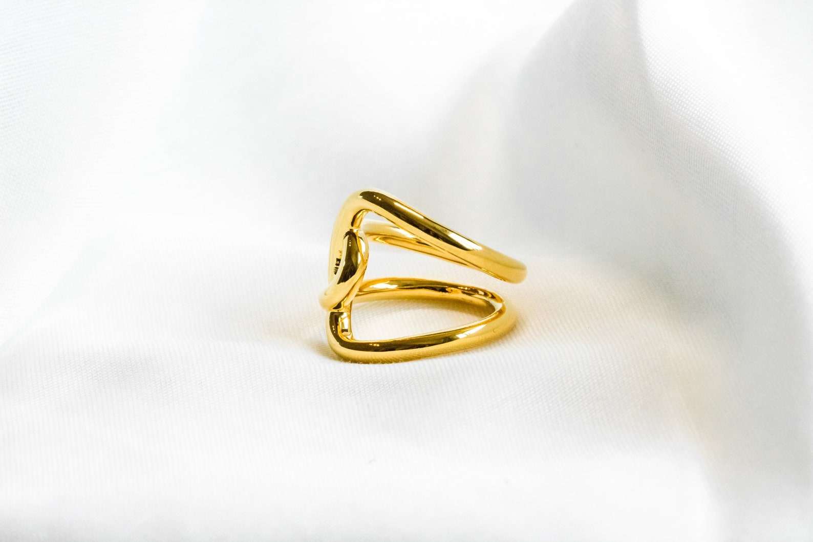 Interlock Gold Knot Ring statement gold ring eternity ring Etsy