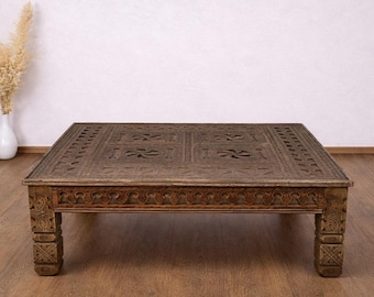 Handgeschnitzter hölzerner Couchtisch, marokkanischer niedriger Tisch, rustikaler Boho-Bodentisch, Handwerker Massivholz-Teetisch, Vintage-Stil-Wohnzimmerdekor