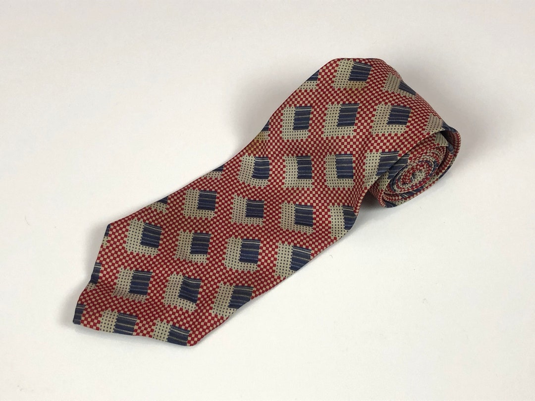 Cravate Vintage Pierre Cardin En Soie 100% - Motif Logo, Couleur Bleu, Occasion Bon état