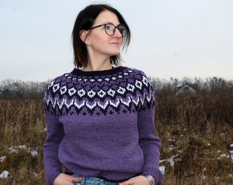 Icelandic wool sweater. Lopapeysa Handmade. purple woolen sweater. In STOCK.