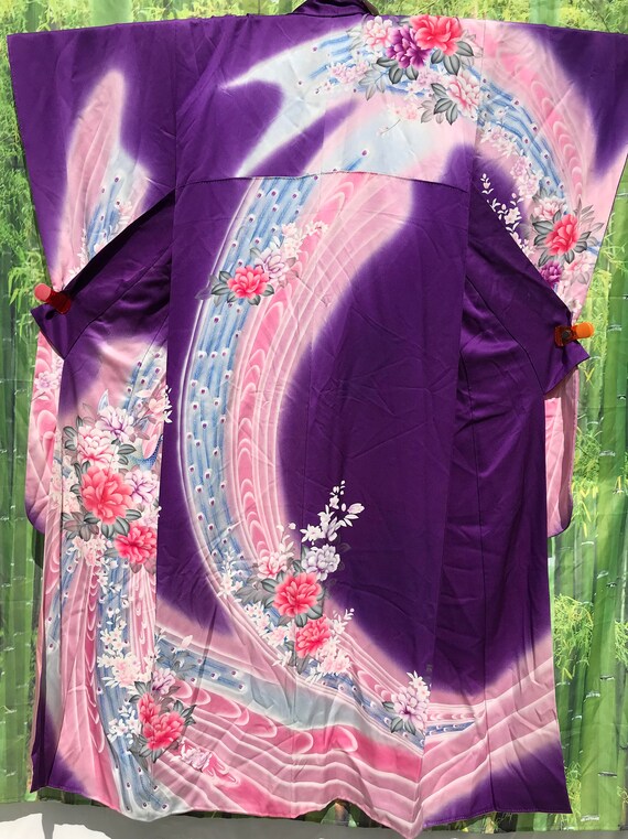 Japanese purple kimono, swirling pinks, colourful 