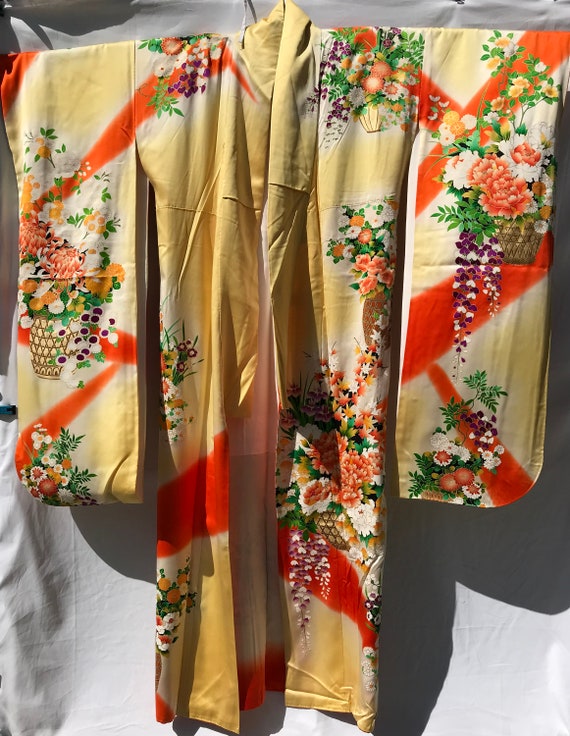 Japanese silky soft yellow & orange kimono (SILK?… - image 2