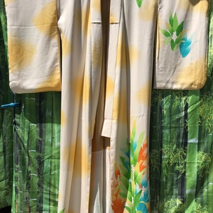 Japanese kimono, pale yellow & pale pink fabric w/printed colourful spring flowers a bit of gold embroidery excellent condition, vintage image 2