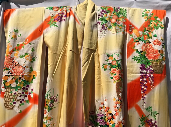 Japanese silky soft yellow & orange kimono (SILK?… - image 3
