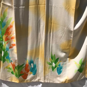 Japanese kimono, pale yellow & pale pink fabric w/printed colourful spring flowers a bit of gold embroidery excellent condition, vintage image 10